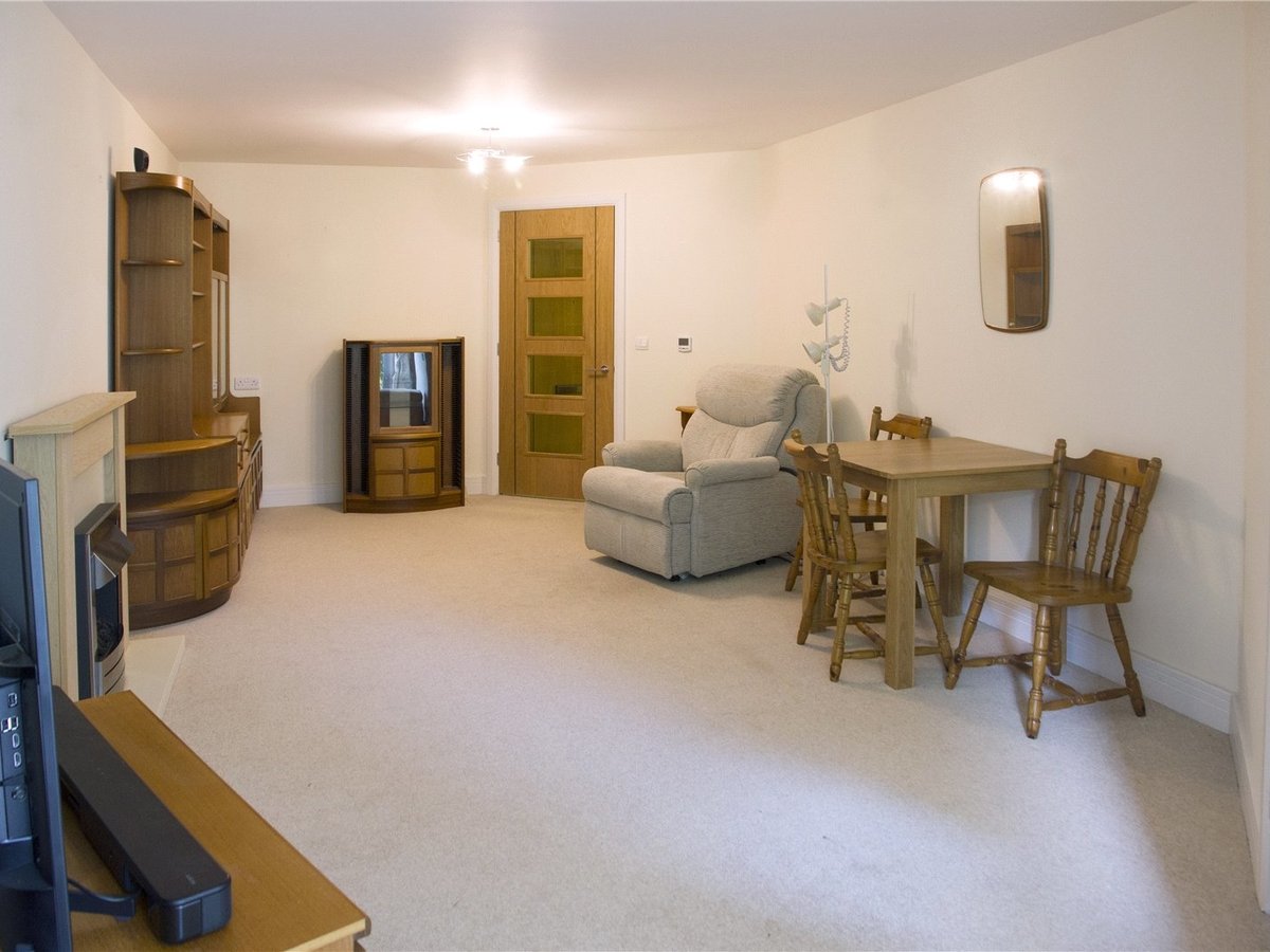 1 bedroom  Flat/Apartment for sale in Cheltenham - Slide-6