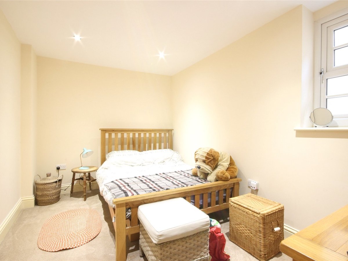 4 bedroom  House for sale in Cheltenham - Slide-18