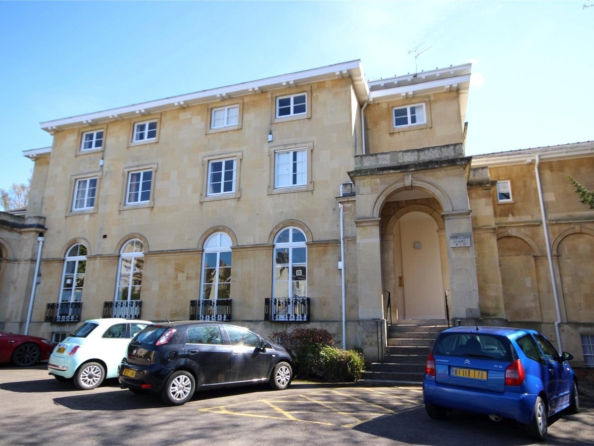 1 bedroom  Flat/Apartment for sale in Gloucestershire - Slide-12