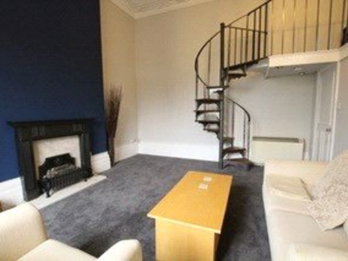 1 bedroom  Flat/Apartment for sale in Gloucestershire - Slide-2