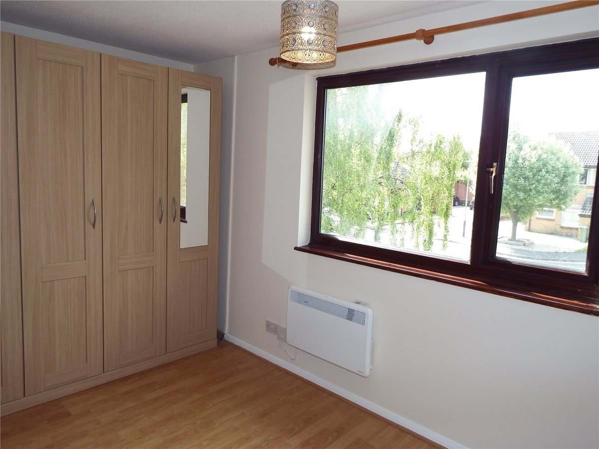 2 bedroom  House to rent in Cheltenham - Slide-7
