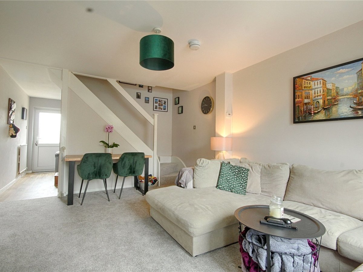 2 bedroom  House for sale in Cheltenham - Slide-2