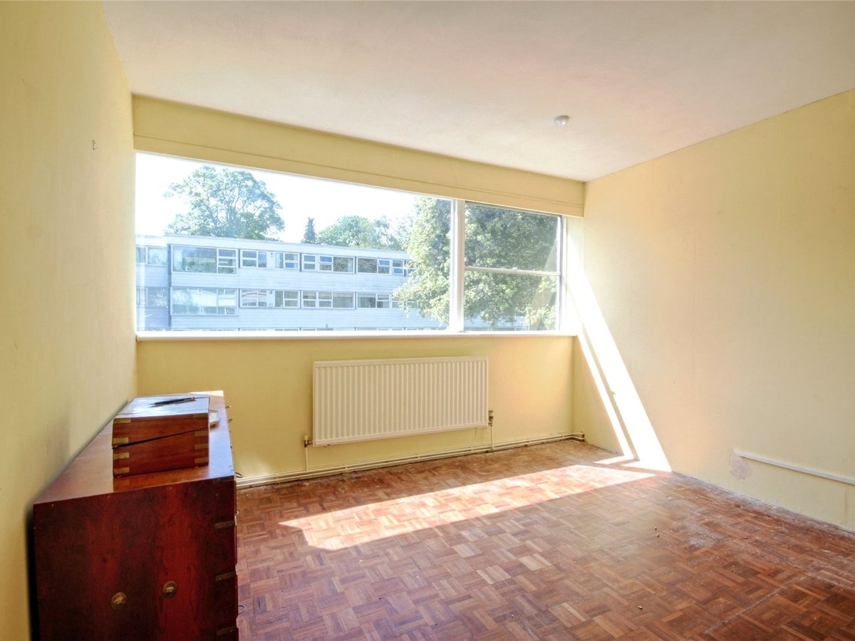 3 bedroom  Flat/Apartment for sale in Gloucestershire - Slide-7