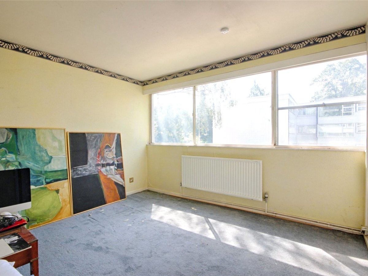 3 bedroom  Flat/Apartment for sale in Gloucestershire - Slide-5