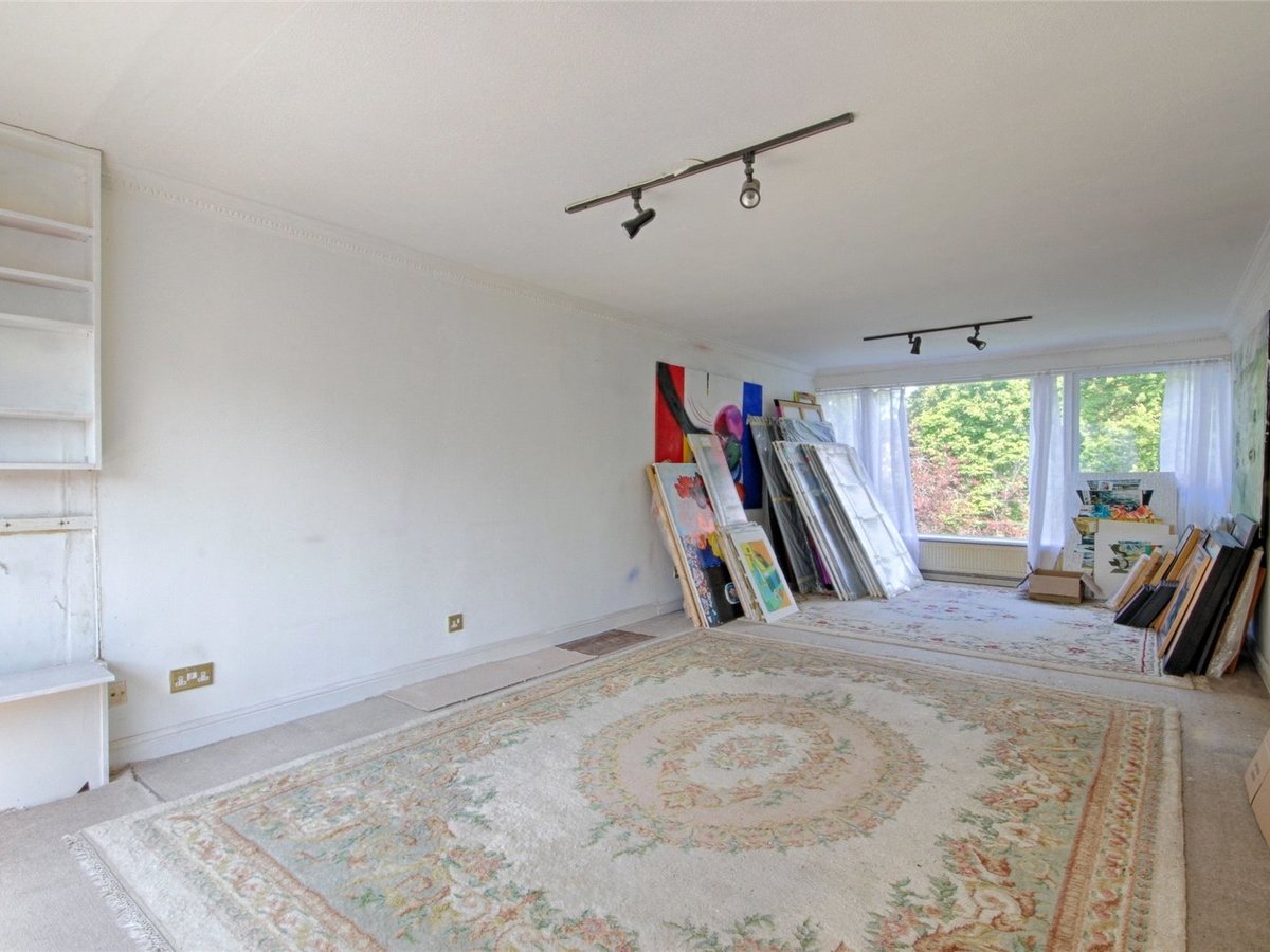 3 bedroom  Flat/Apartment for sale in Gloucestershire - Slide-11