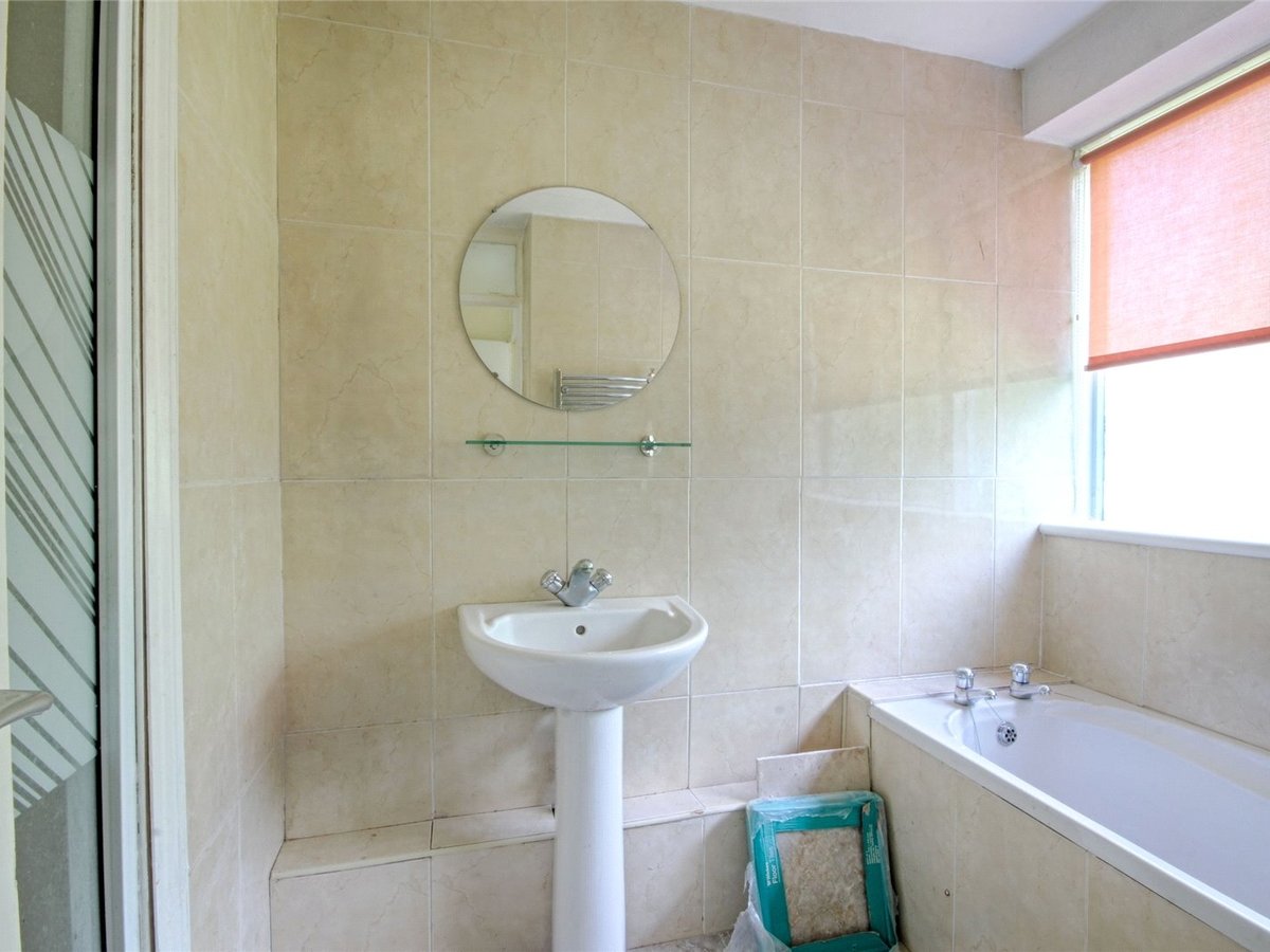 3 bedroom  Flat/Apartment for sale in Gloucestershire - Slide-10