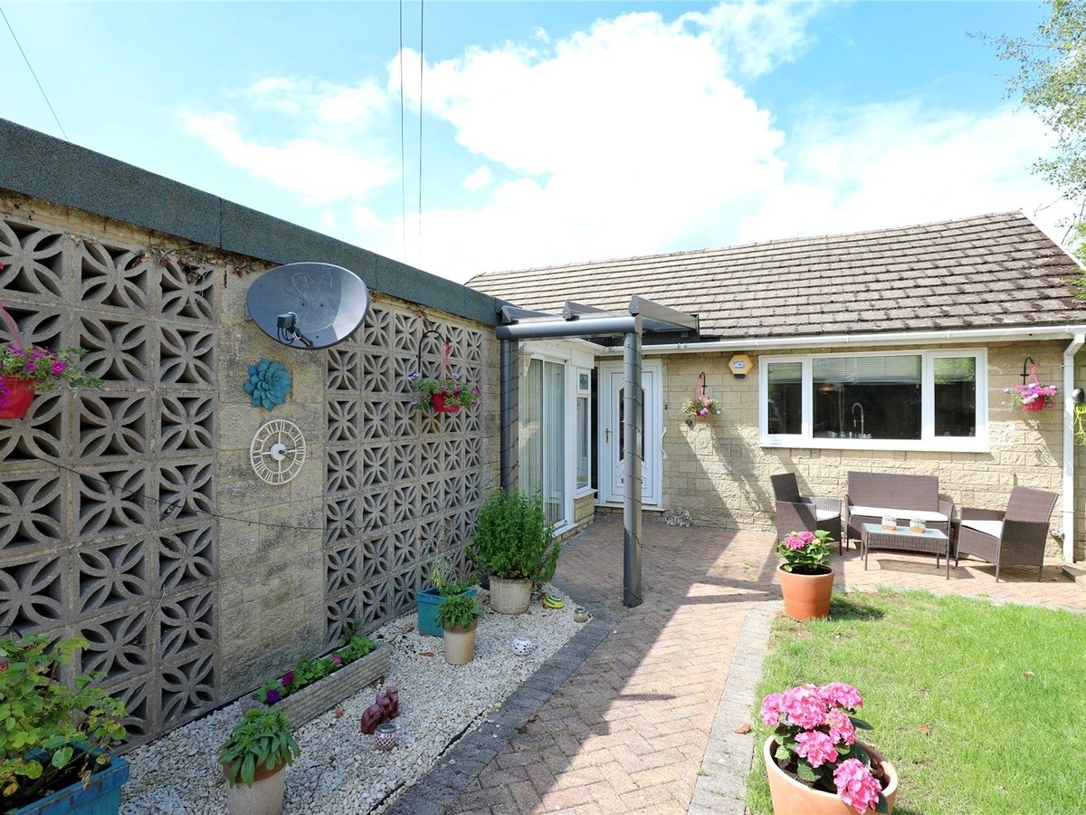 4 bedroom  House,Bungalow for sale in Gloucestershire - Slide-18