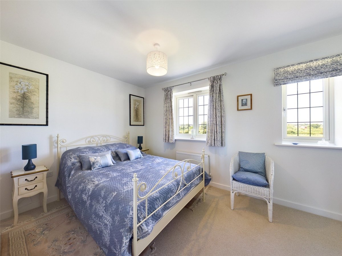 4 bedroom  House for sale in Tewkesbury - Slide-9