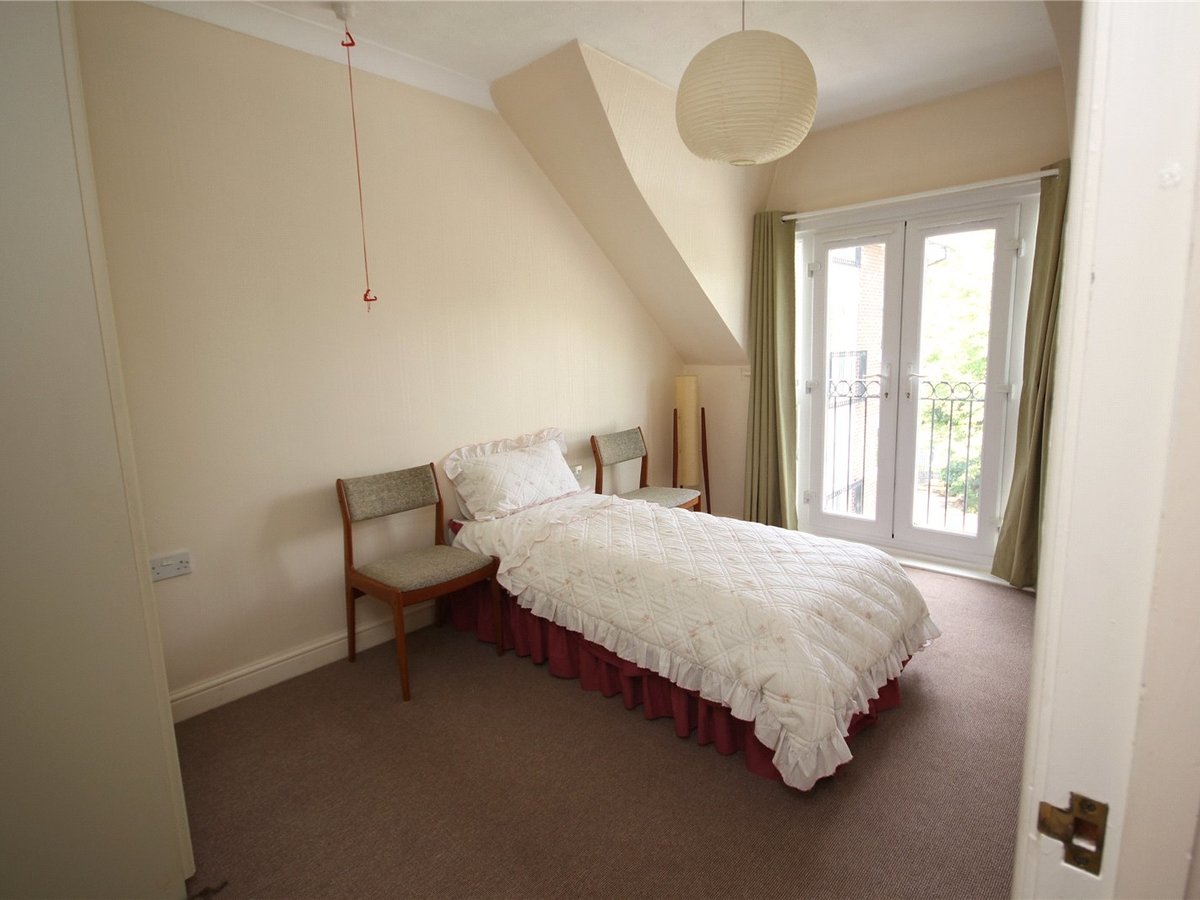 1 bedroom  Flat/Apartment for sale in Gloucestershire - Slide-10