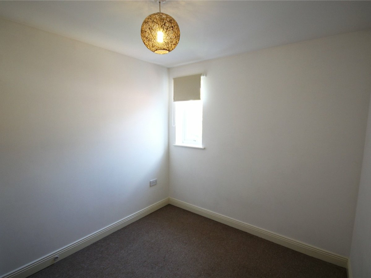 3 bedroom  House to rent in Gloucestershire - Slide-7