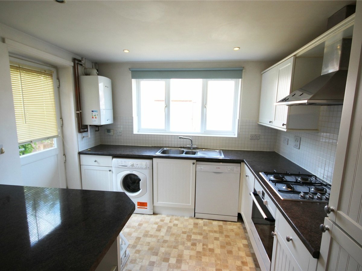 3 bedroom  House to rent in Gloucestershire - Slide-5