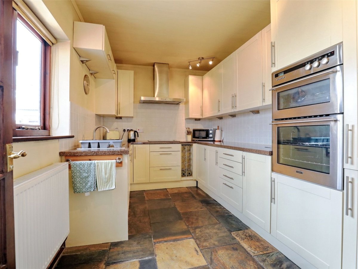 1 bedroom  House for sale in Cheltenham - Slide-12
