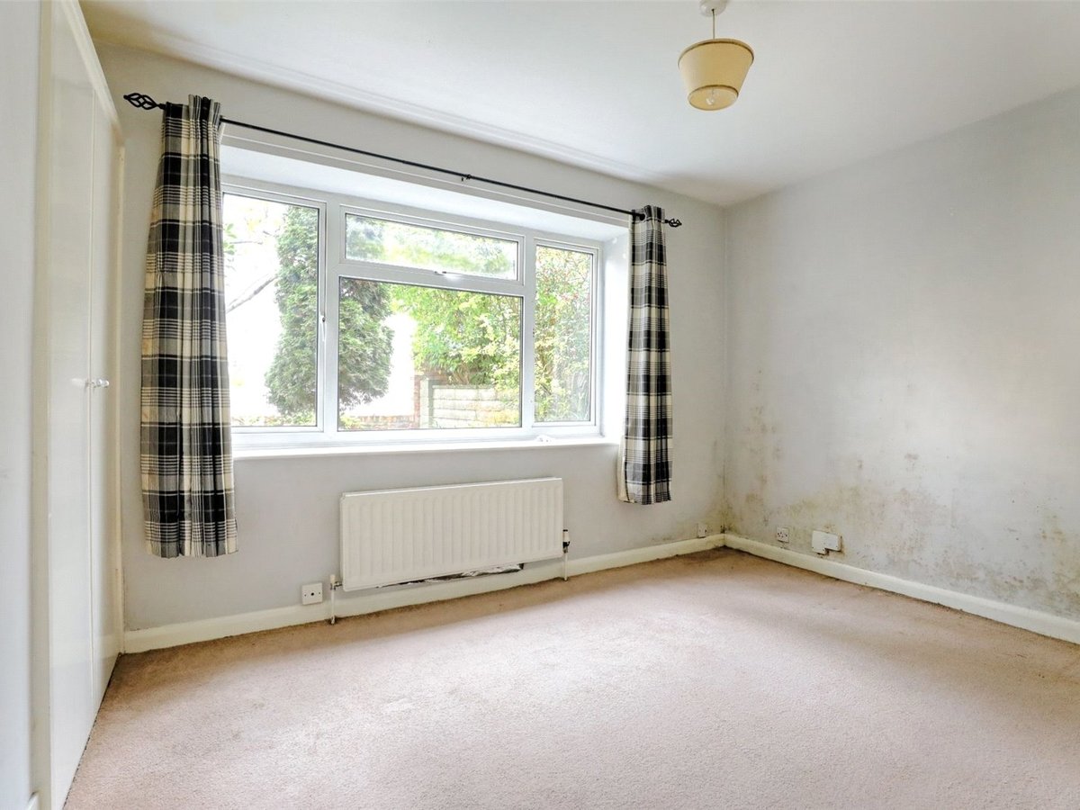 2 bedroom  Flat/Apartment for sale in Gloucestershire - Slide-9
