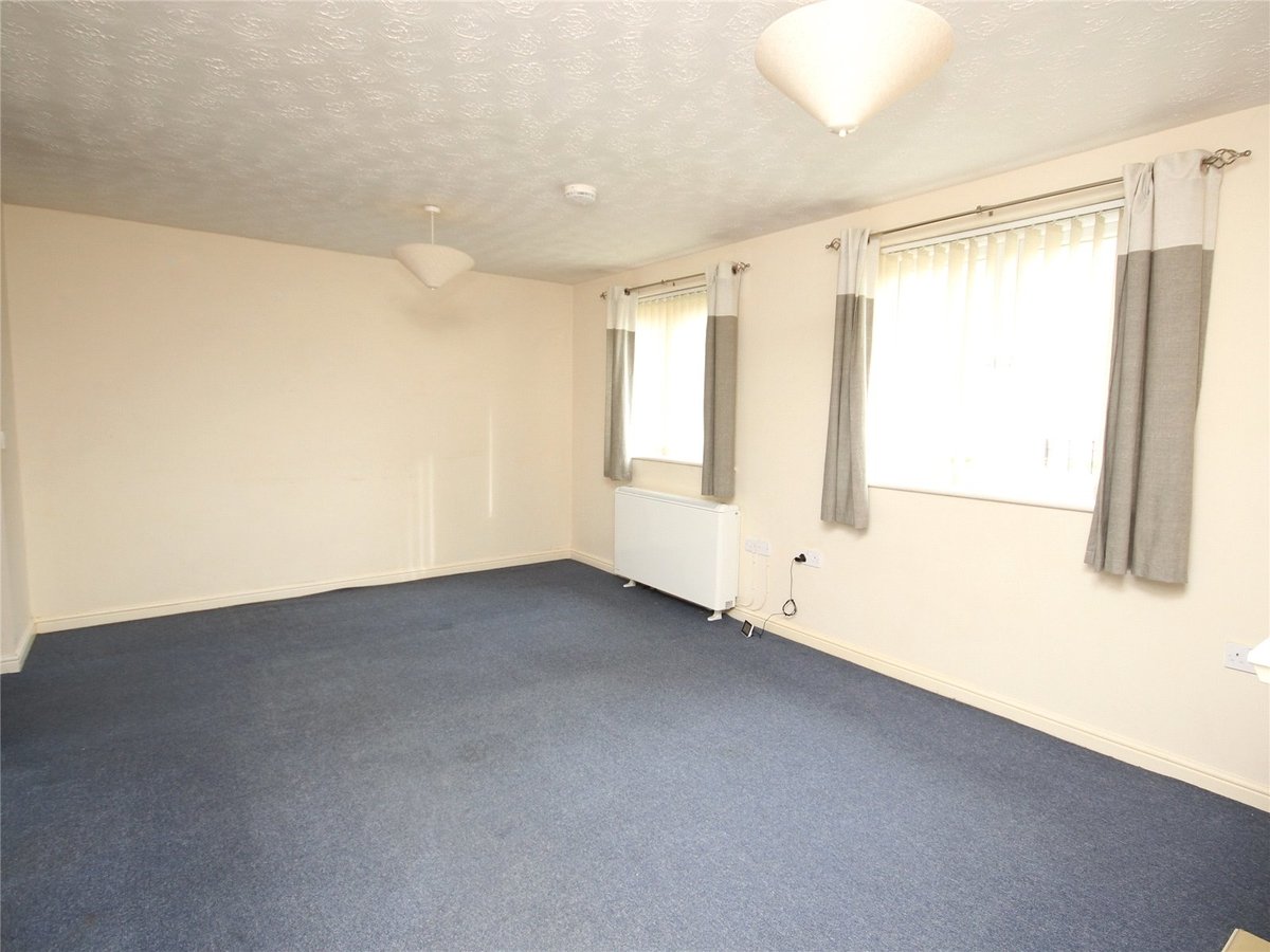 2 bedroom  Flat/Apartment for sale in Cheltenham - Slide-2