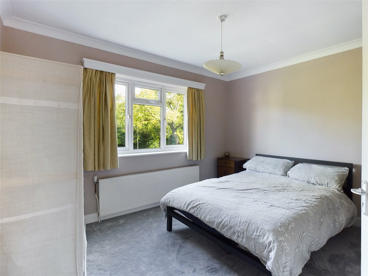 4 bedroom  House for sale in Cheltenham - Slide-7