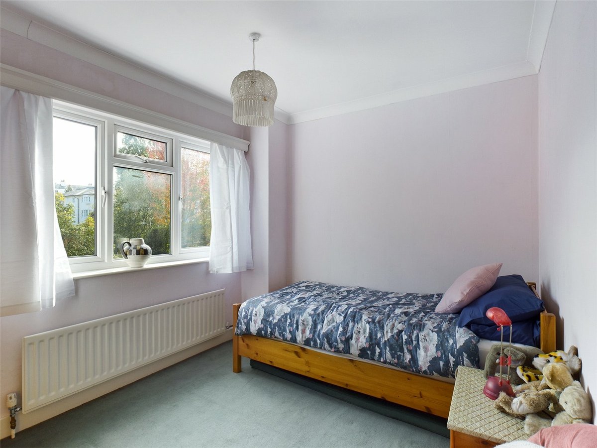 4 bedroom  House for sale in Cheltenham - Slide-10