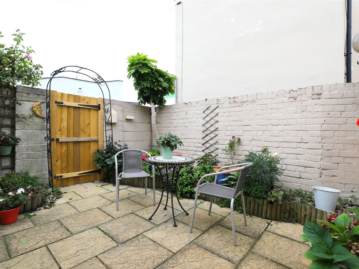 2 bedroom  House for sale in Gloucestershire - Slide-2