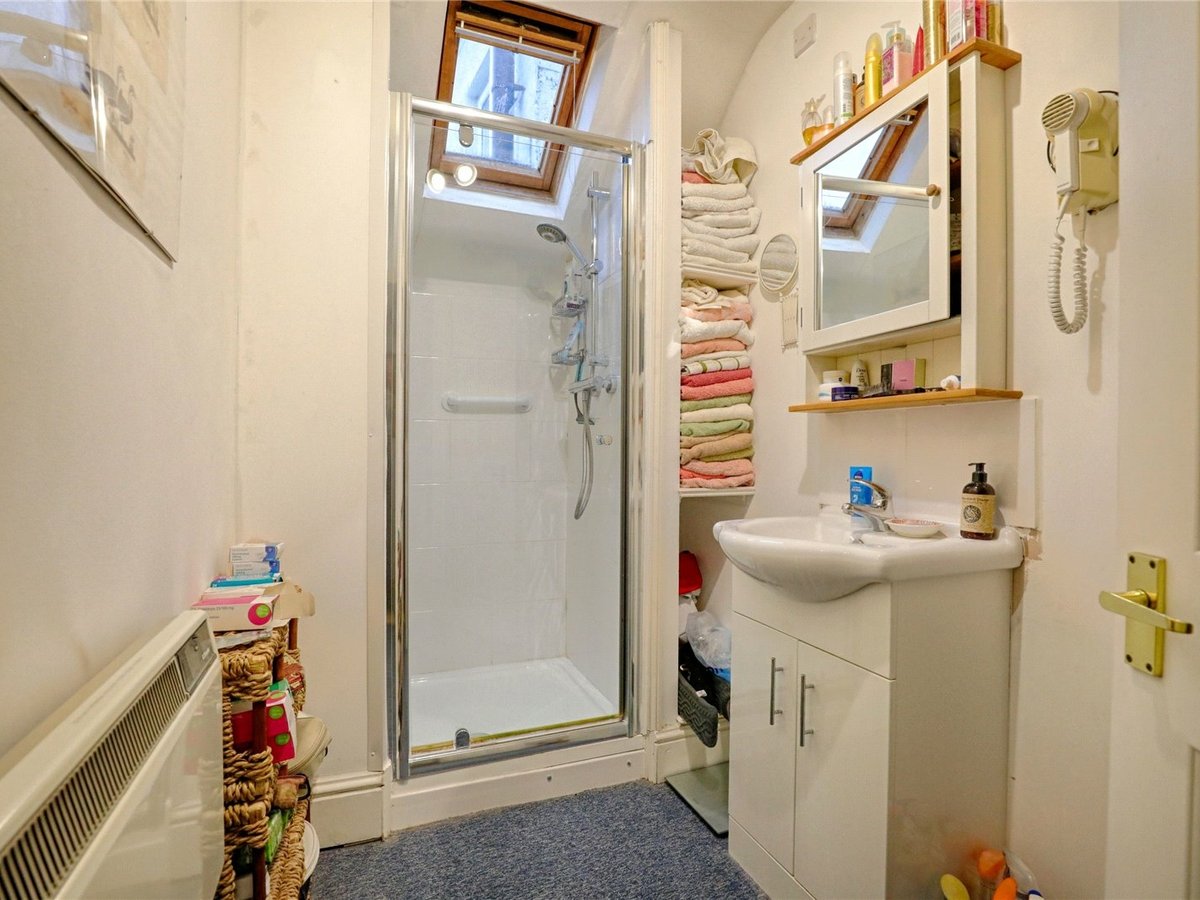 3 bedroom  House for sale in Gloucestershire - Slide-13