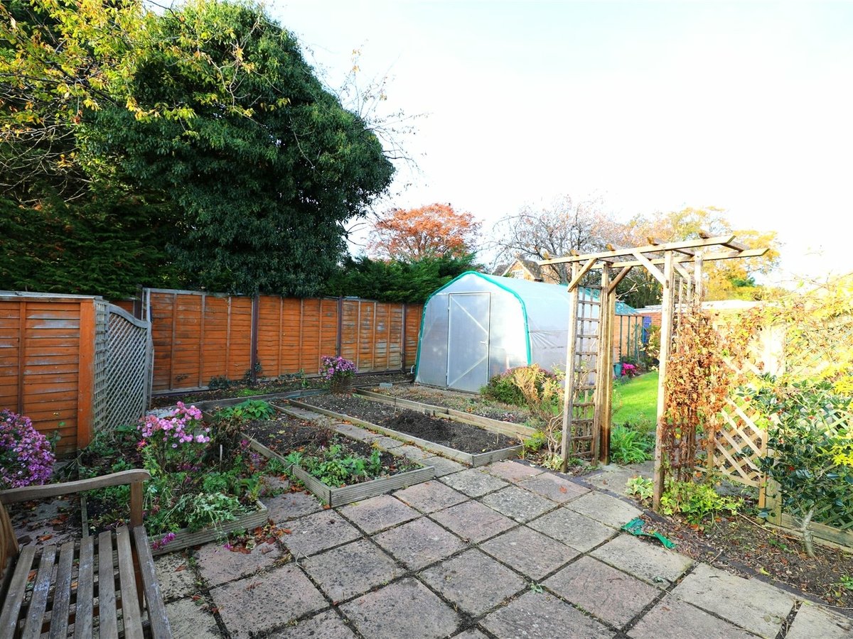 3 bedroom  House,Bungalow for sale in Gloucestershire - Slide-21