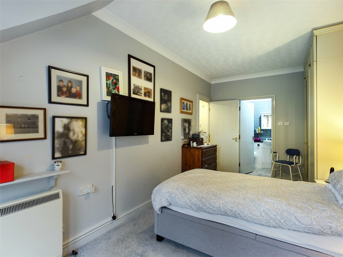 2 bedroom  Flat/Apartment for sale in Cheltenham - Slide-7