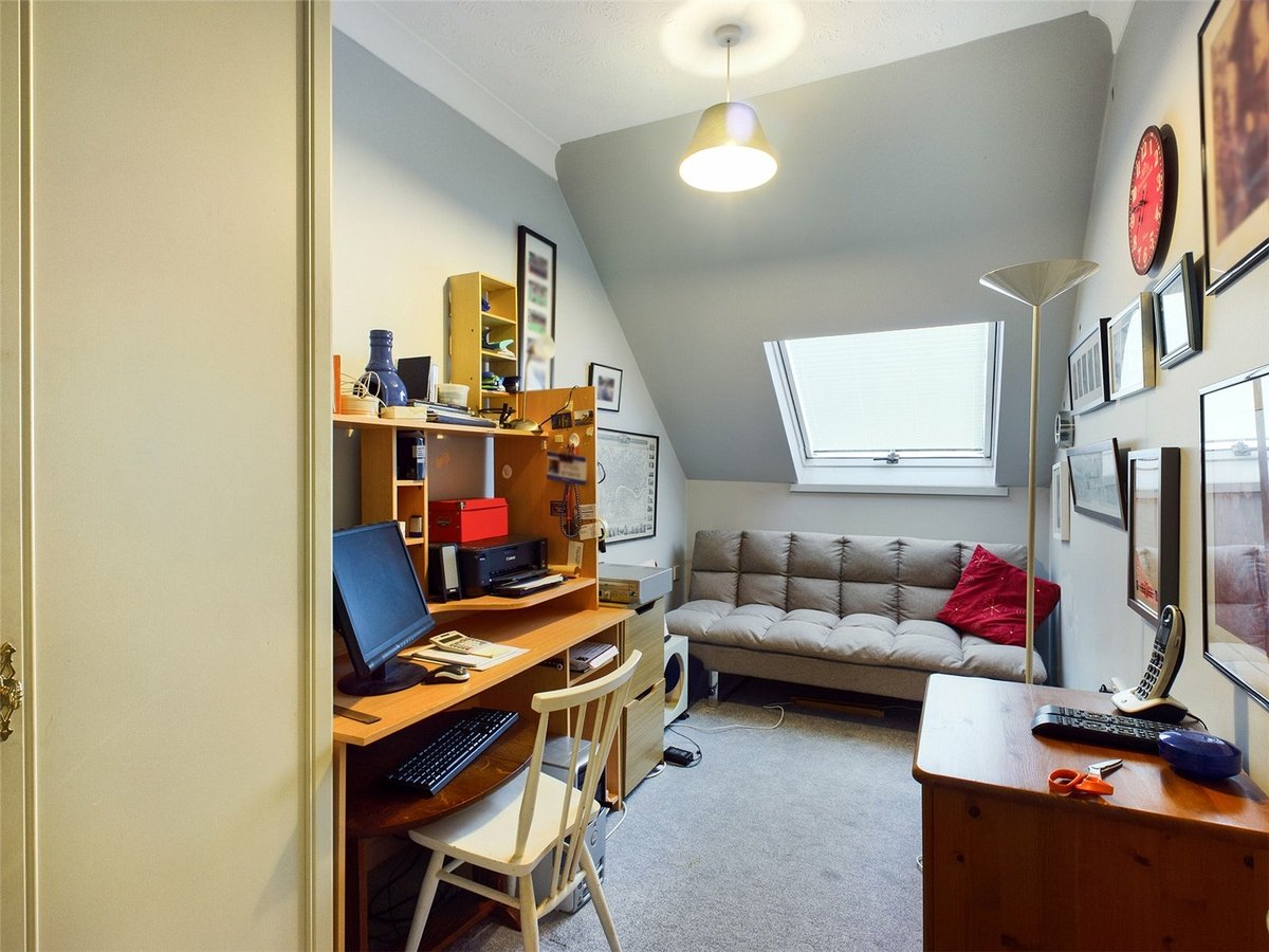 2 bedroom  Flat/Apartment for sale in Cheltenham - Slide-8