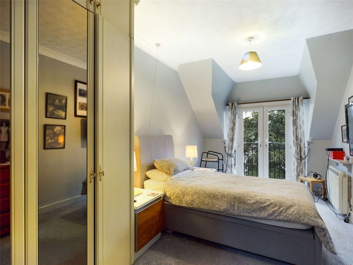 2 bedroom  Flat/Apartment for sale in Cheltenham - Slide-11