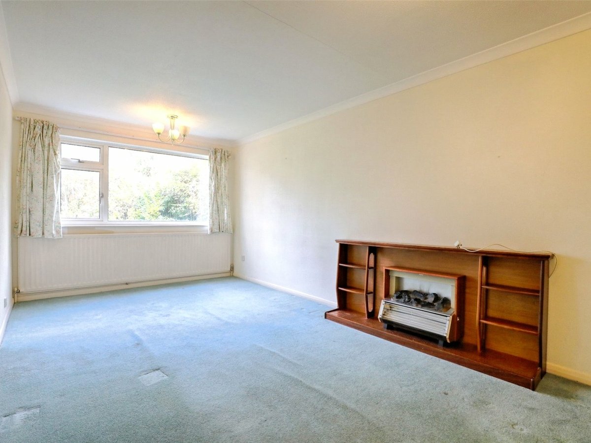4 bedroom  House for sale in Cheltenham - Slide-3