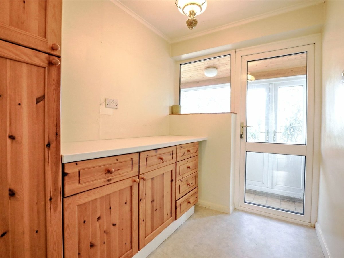 4 bedroom  House for sale in Cheltenham - Slide-5