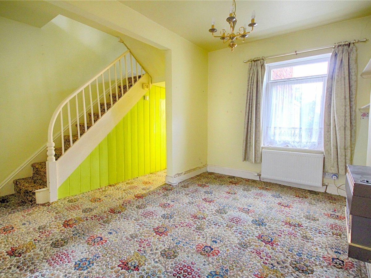 2 bedroom  House for sale in Cheltenham - Slide-6