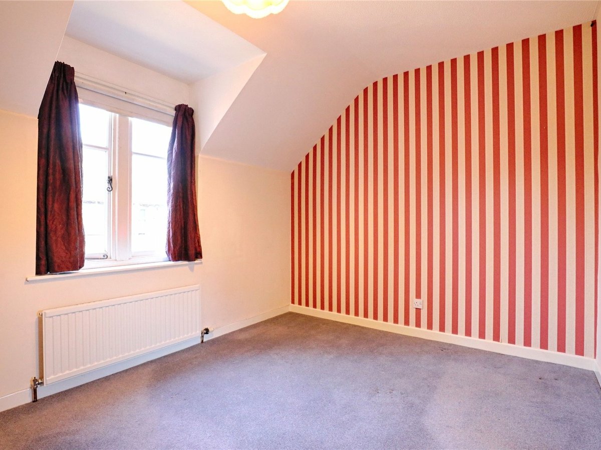 3 bedroom  House for sale in Cheltenham - Slide-9