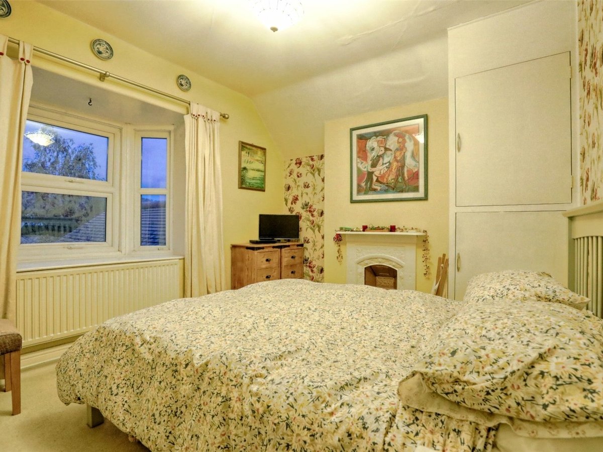 2 bedroom  House for sale in Cheltenham - Slide-8