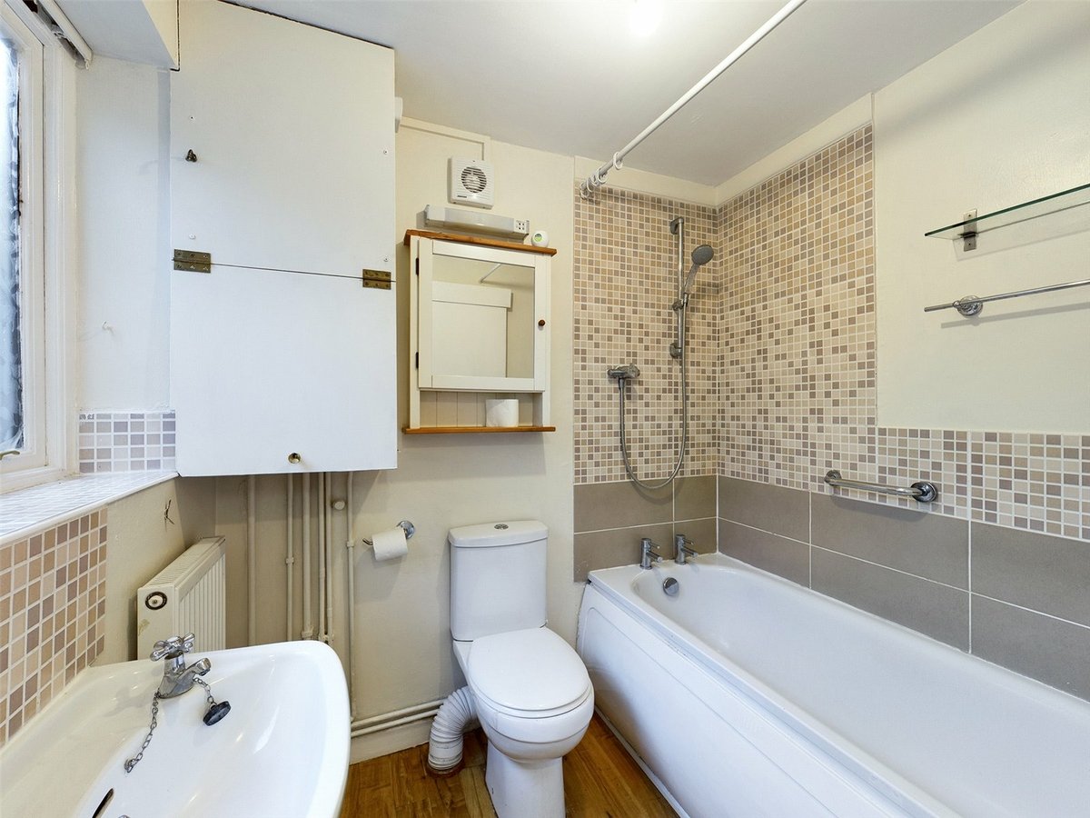 2 bedroom  House for sale in Gloucestershire - Slide-9