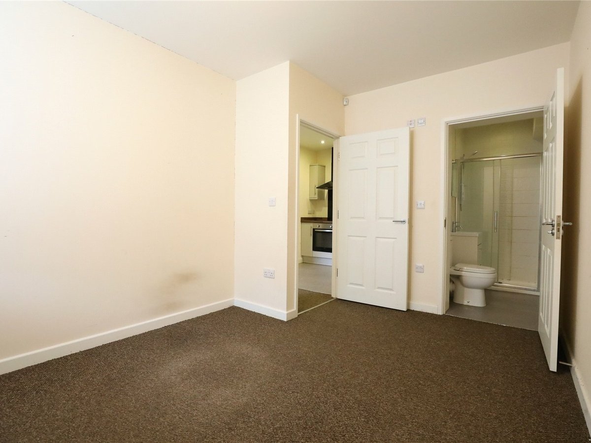 1 bedroom  Flat/Apartment to rent in Gloucestershire - Slide-7