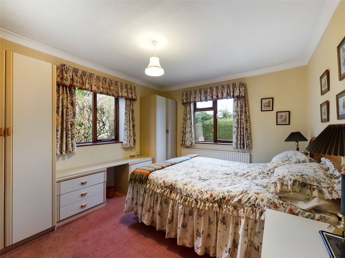3 bedroom  House,Bungalow for sale in Cheltenham - Slide-8