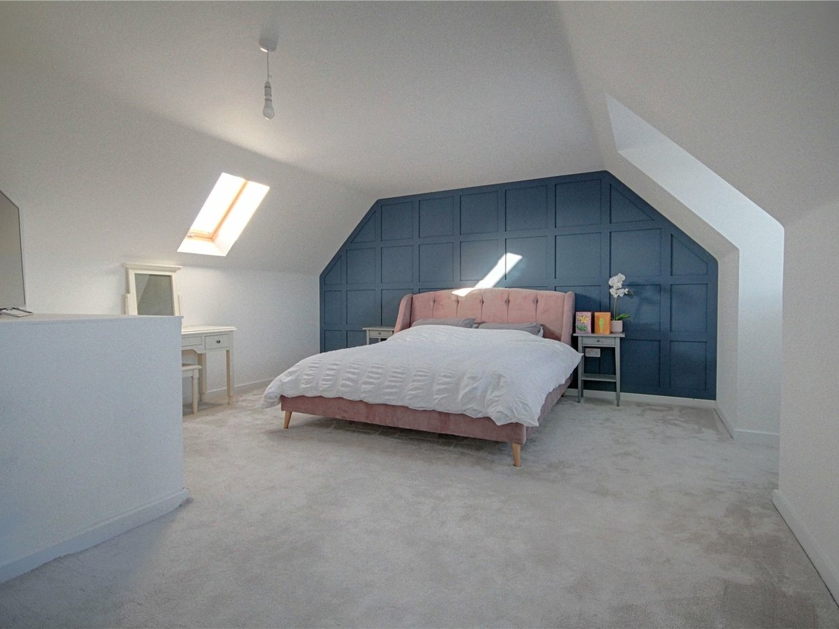 5 bedroom  House for sale in Cheltenham - Slide-8