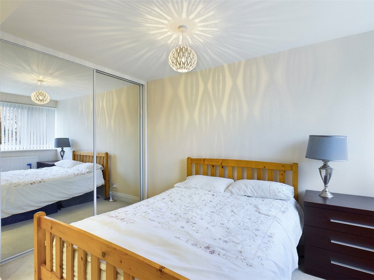 2 bedroom  Flat/Apartment for sale in Charlton Kings - Slide-7