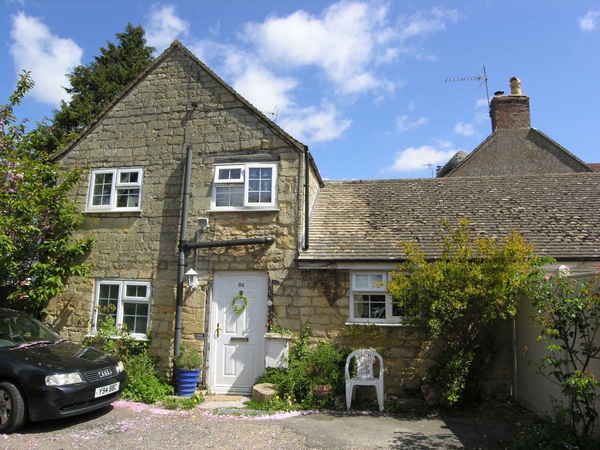 4 bedroom  House for sale in Gloucestershire - Slide-1