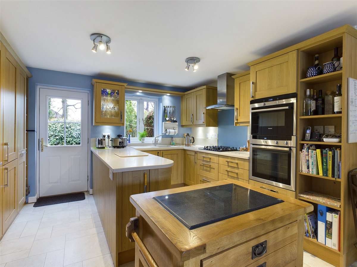 4 bedroom  House for sale in Gloucestershire - Slide-4