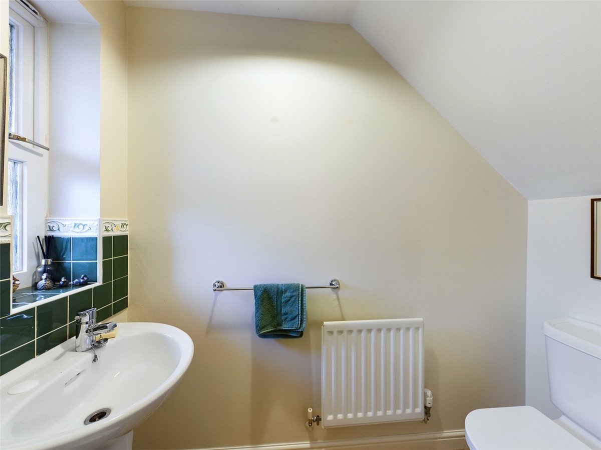 4 bedroom  House for sale in Gloucestershire - Slide-9