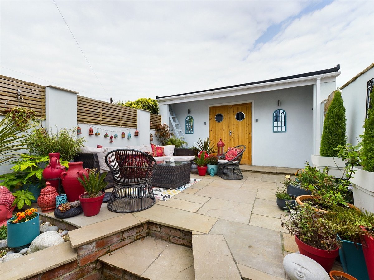 3 bedroom  House for sale in Gloucestershire - Slide-8
