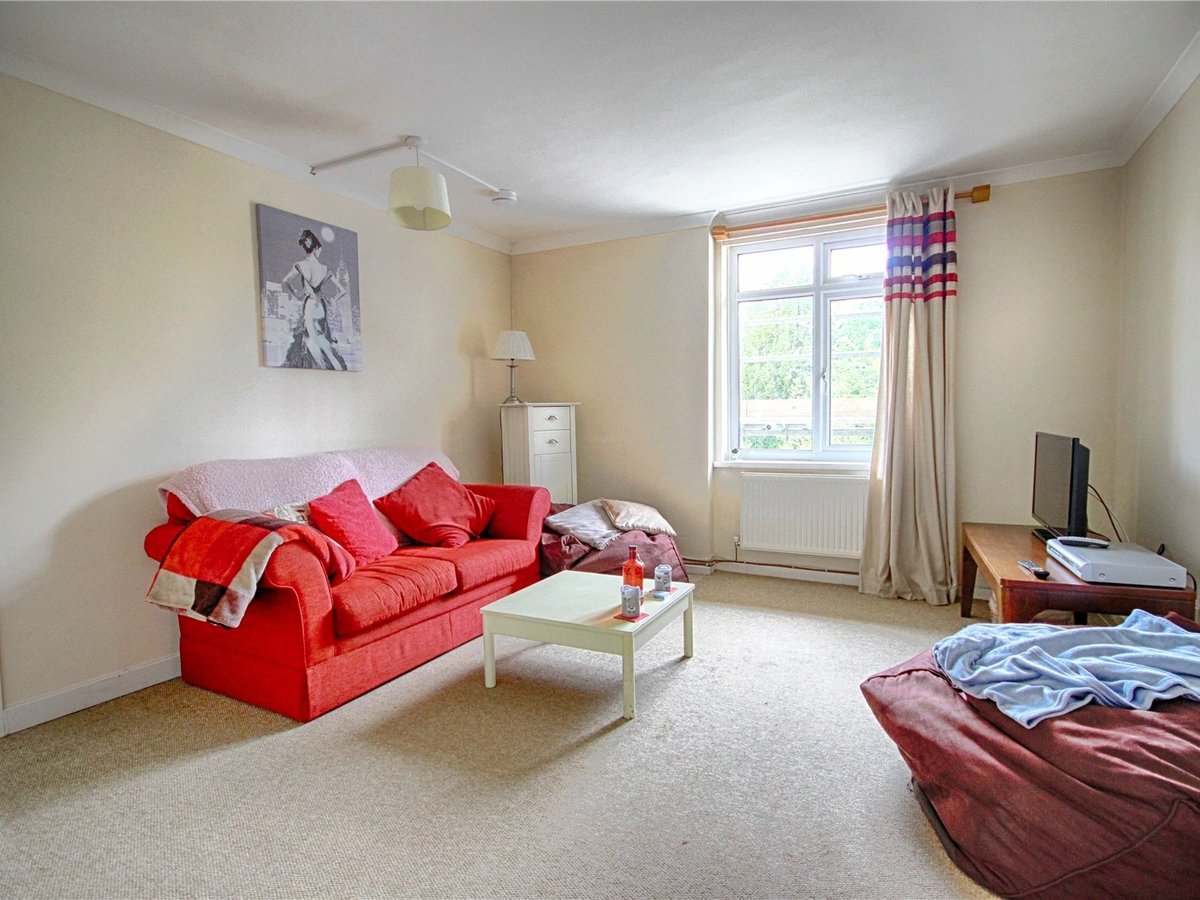 4 bedroom  Flat/Apartment for sale in Gloucestershire - Slide-10