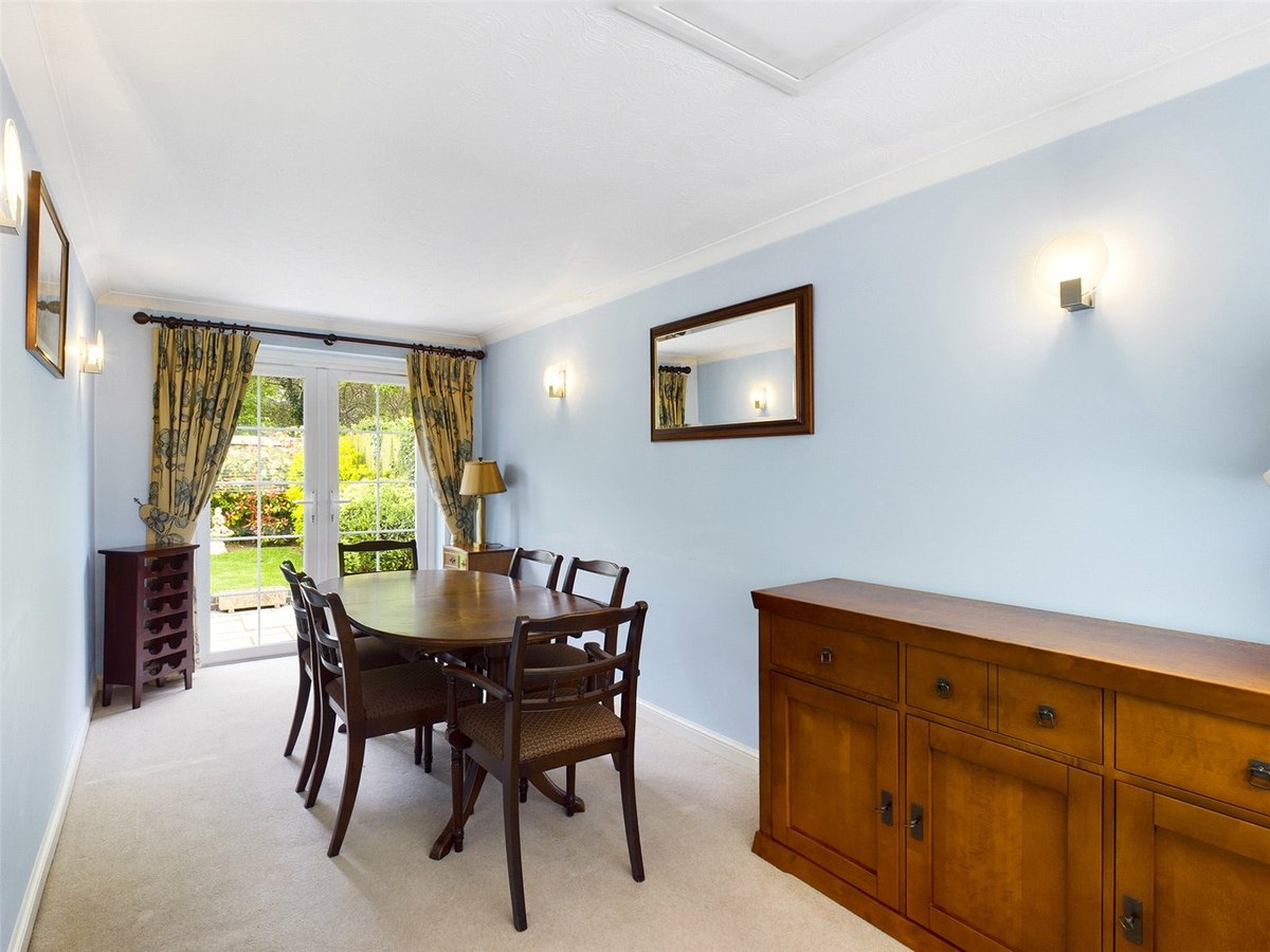 2 bedroom  Bungalow for sale in Gloucestershire - Slide-3