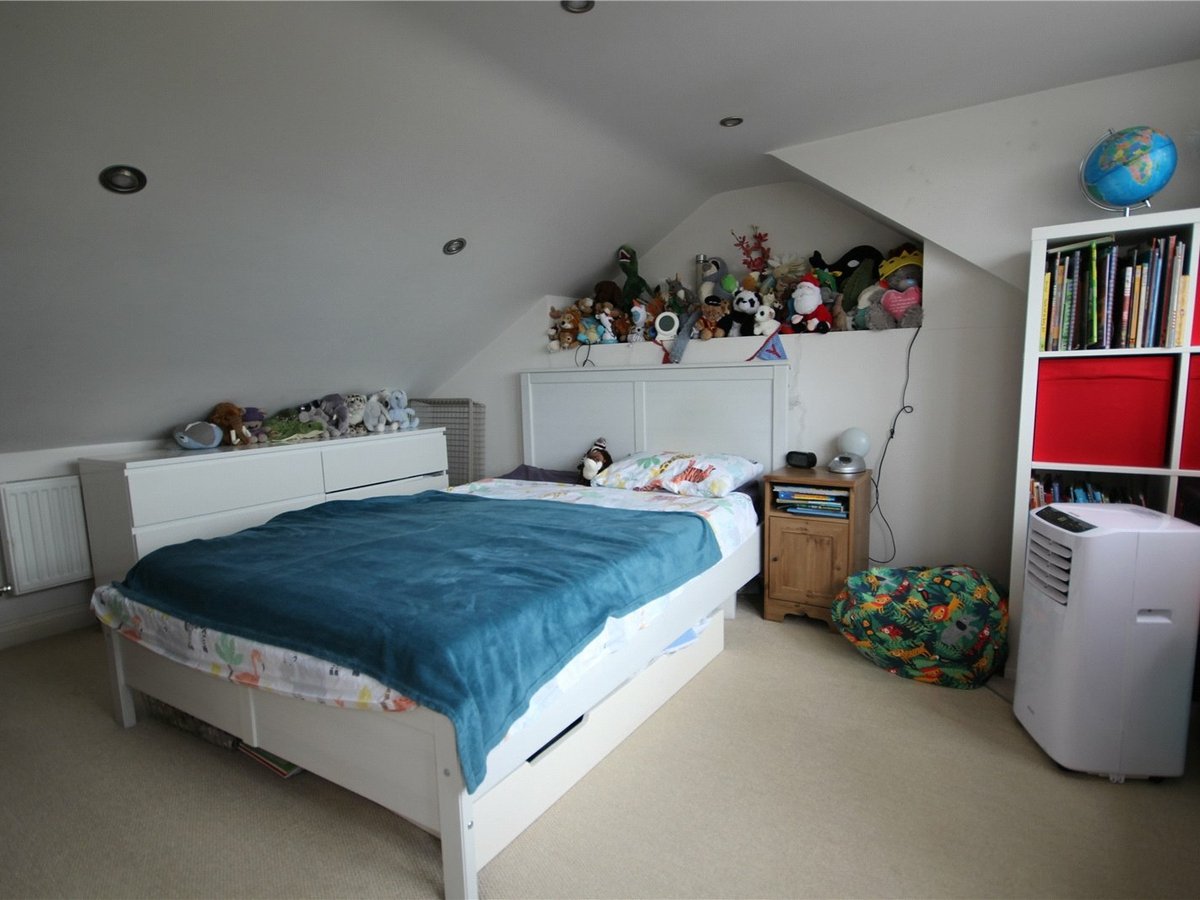 3 bedroom  House for sale in Gloucestershire - Slide-7