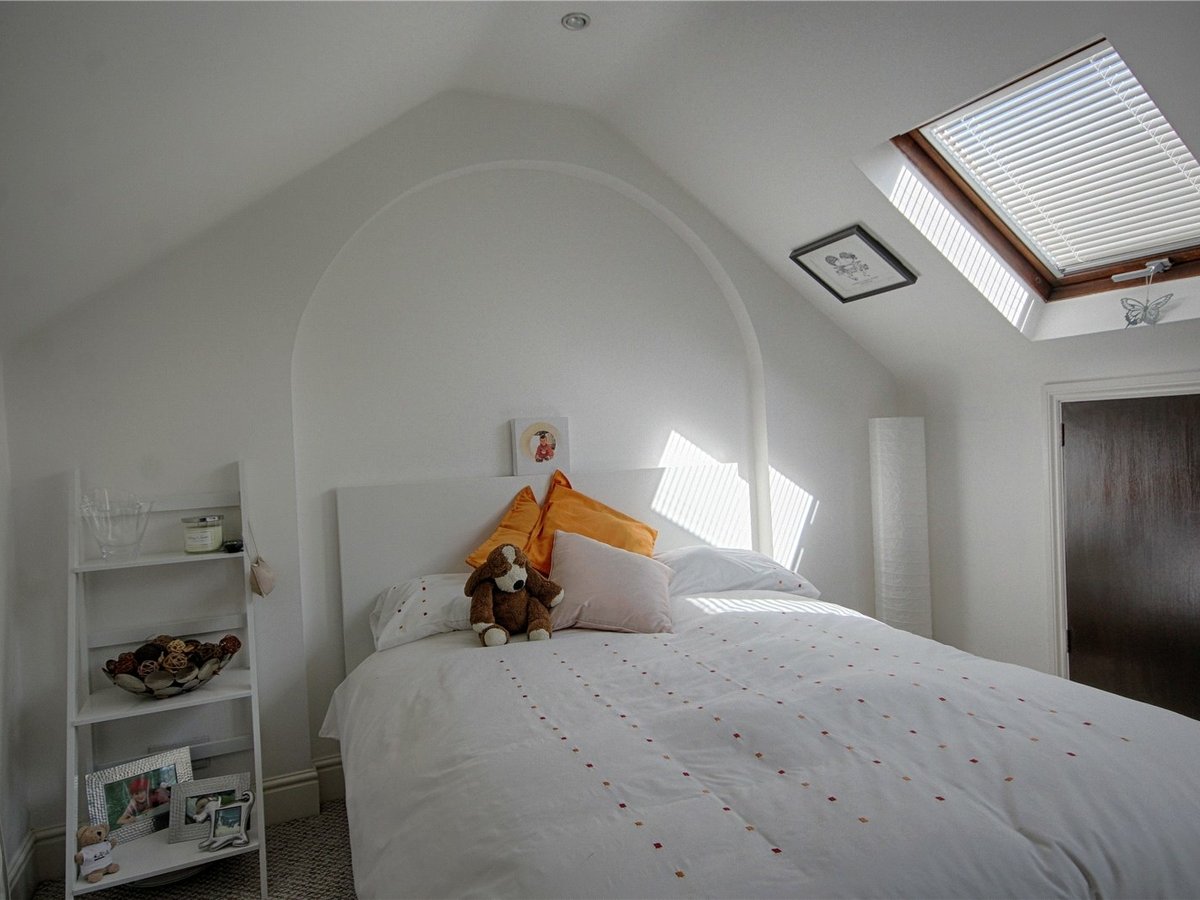3 bedroom  House for sale in Cheltenham - Slide-11