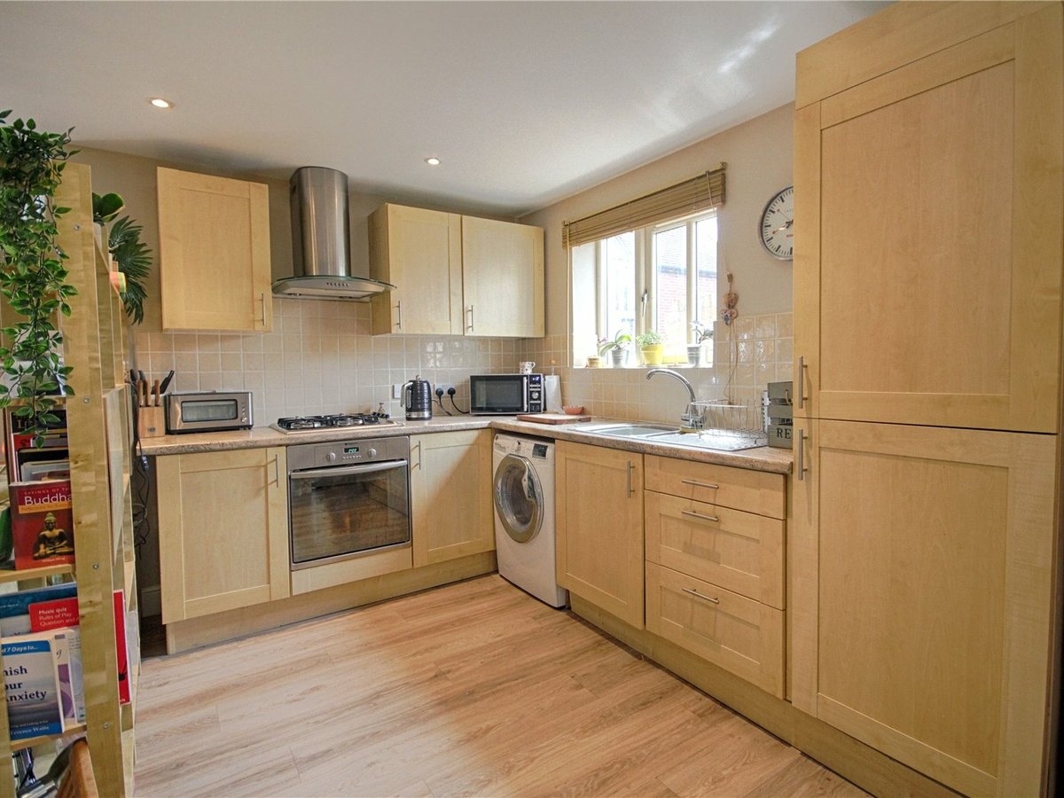 2 bedroom  Flat/Apartment for sale in Gloucestershire - Slide-3