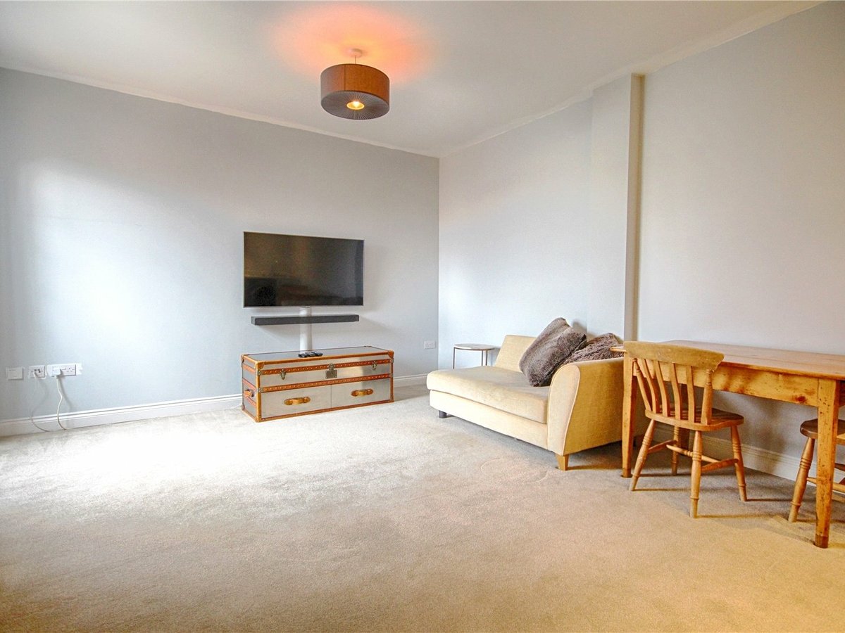 1 bedroom  Flat/Apartment for sale in Cheltenham - Slide-2