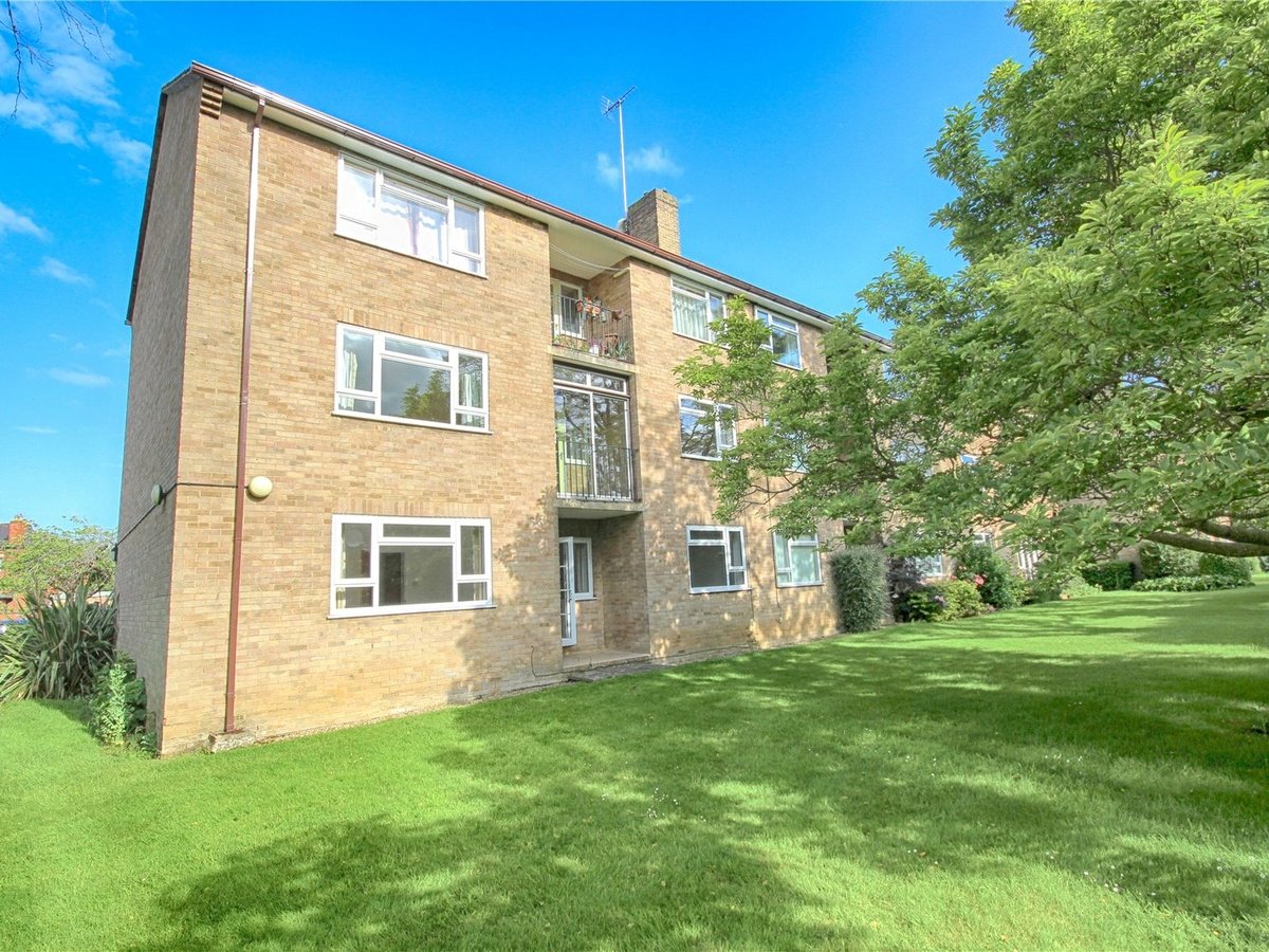 2 bedroom  Flat/Apartment for sale in Gloucestershire - Slide-15