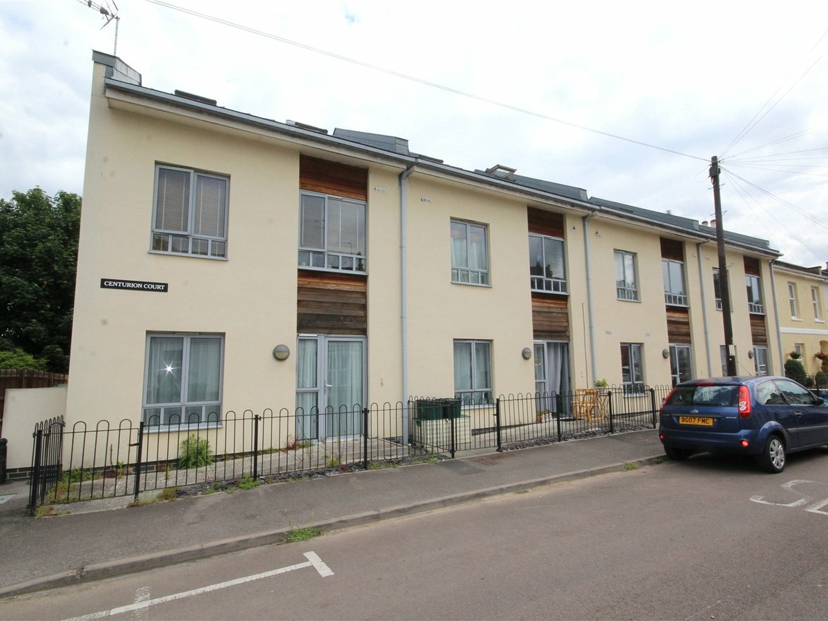 1 bedroom  Flat/Apartment for sale in Gloucestershire - Slide-8
