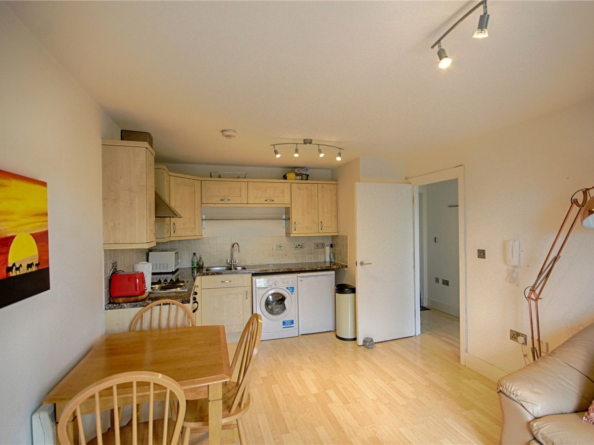 1 bedroom  Flat/Apartment for sale in Gloucestershire - Slide-3