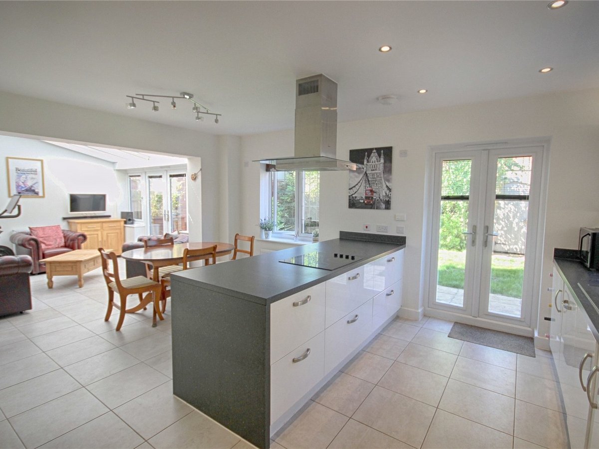 4 bedroom  House for sale in Gloucestershire - Slide-2
